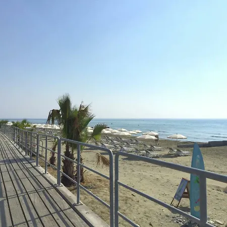 Victoria's Flat * Larnaca